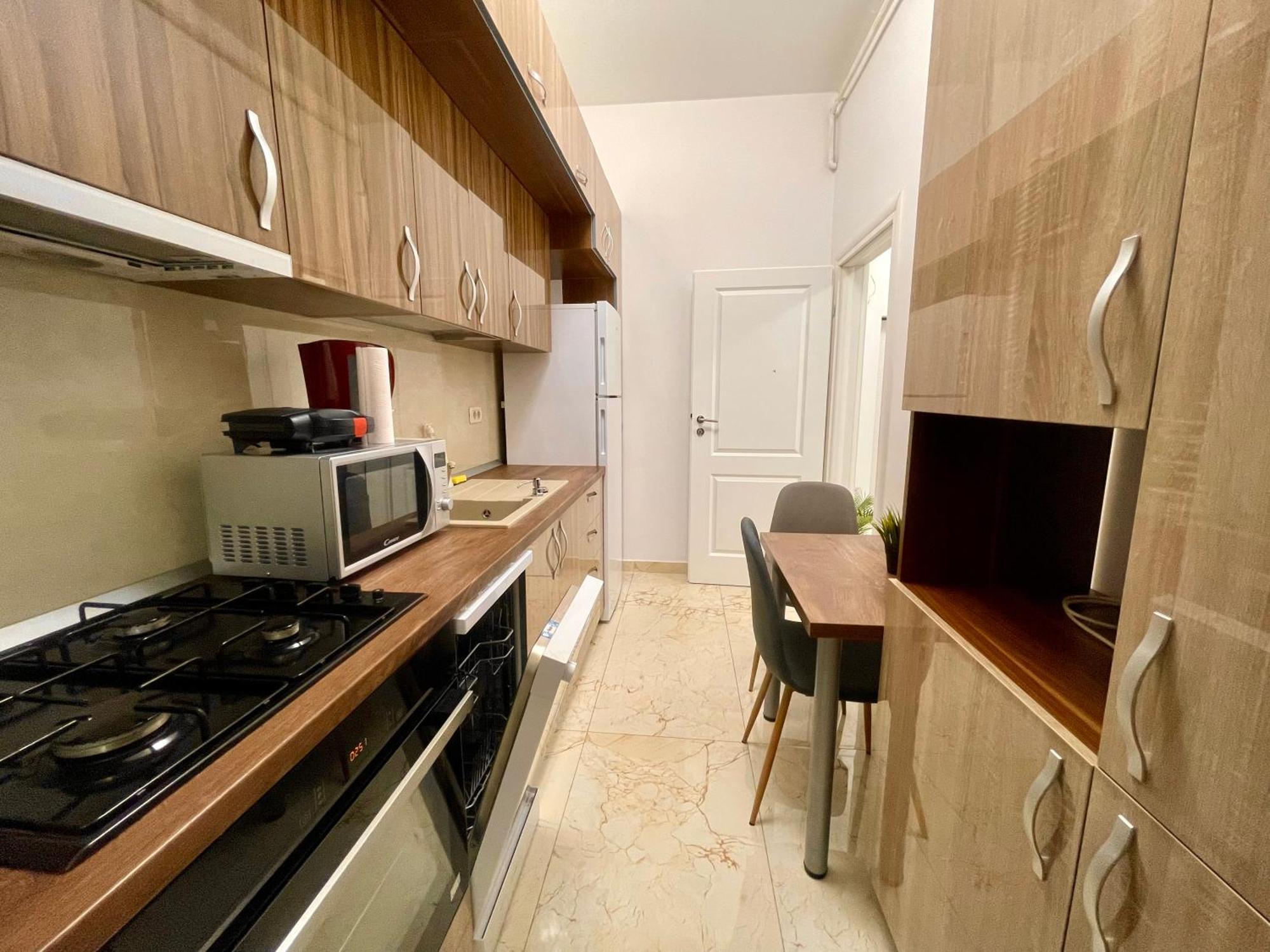 Central Adress Cd22 Букурещ Екстериор снимка